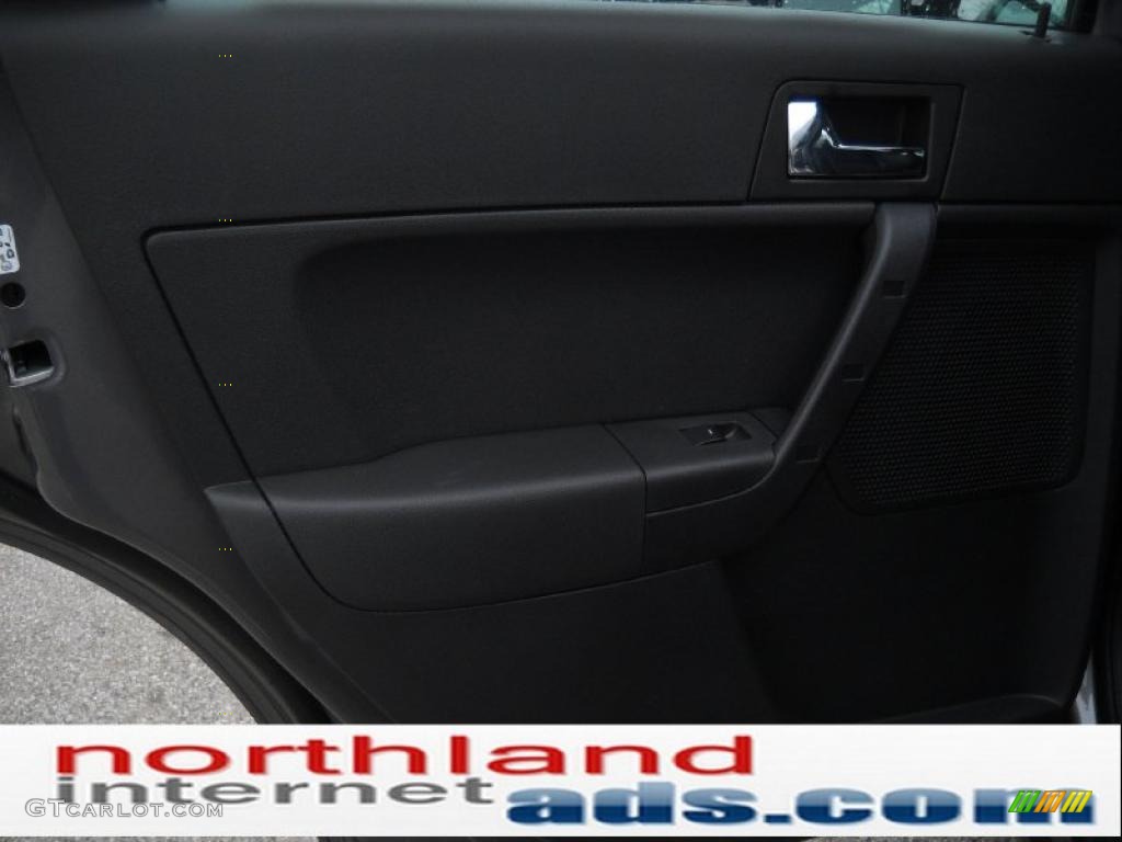 2011 Focus SES Sedan - Sterling Gray Metallic / Charcoal Black photo #13