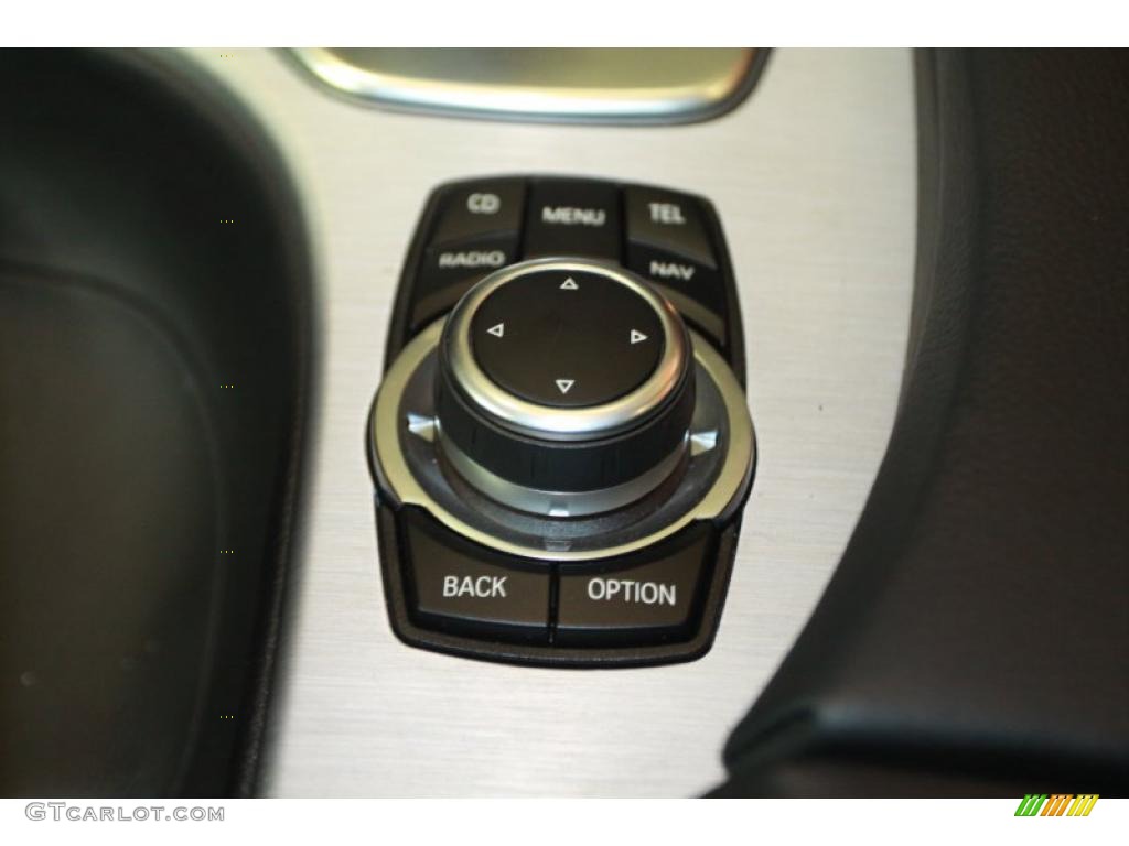 2010 BMW M5 Standard M5 Model Controls Photo #40271169