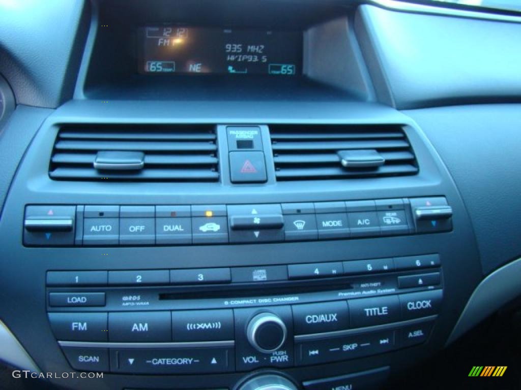2009 Honda Accord EX-L Coupe Controls Photo #40273686
