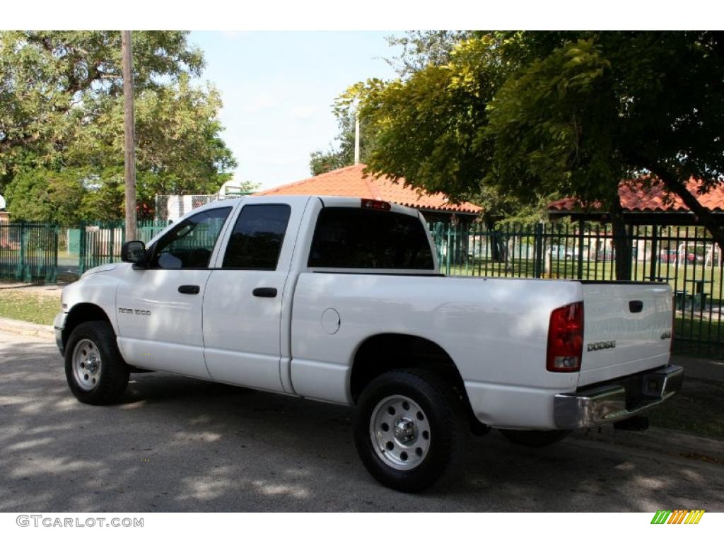 2004 Ram 1500 ST Quad Cab 4x4 - Bright White / Dark Slate Gray photo #5