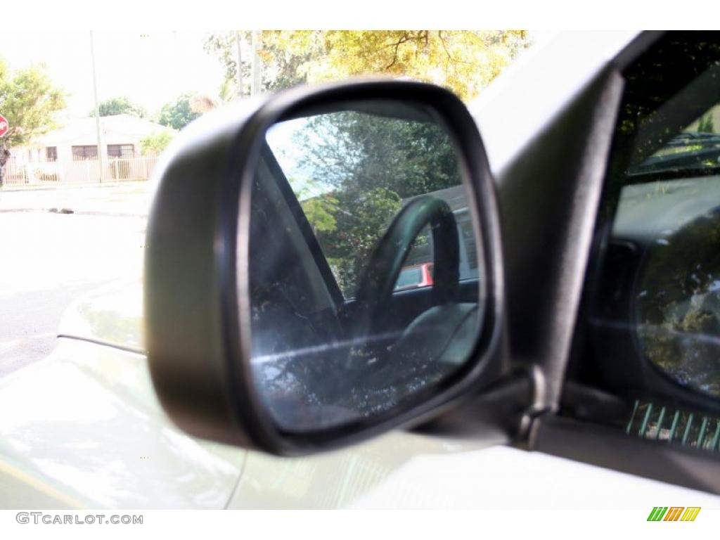 2004 Ram 1500 ST Quad Cab 4x4 - Bright White / Dark Slate Gray photo #17