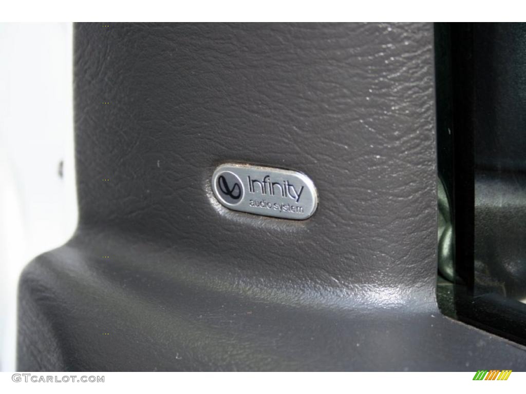2004 Ram 1500 ST Quad Cab 4x4 - Bright White / Dark Slate Gray photo #80