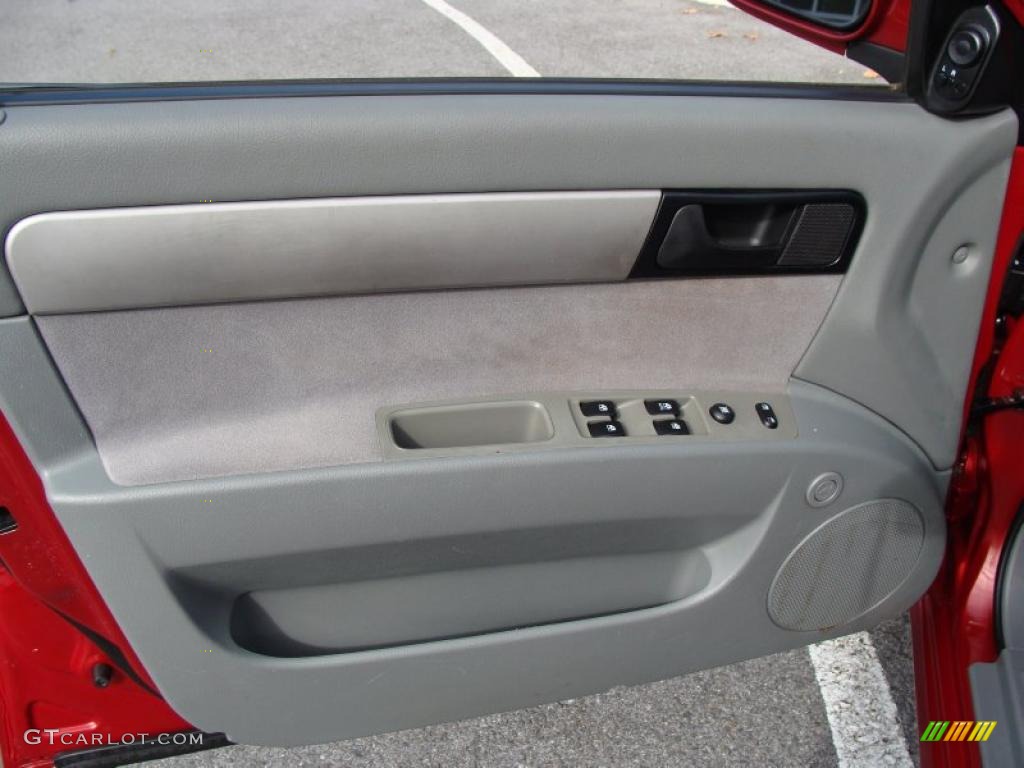 2007 Forenza Sedan - Fusion Red Metallic / Grey photo #11