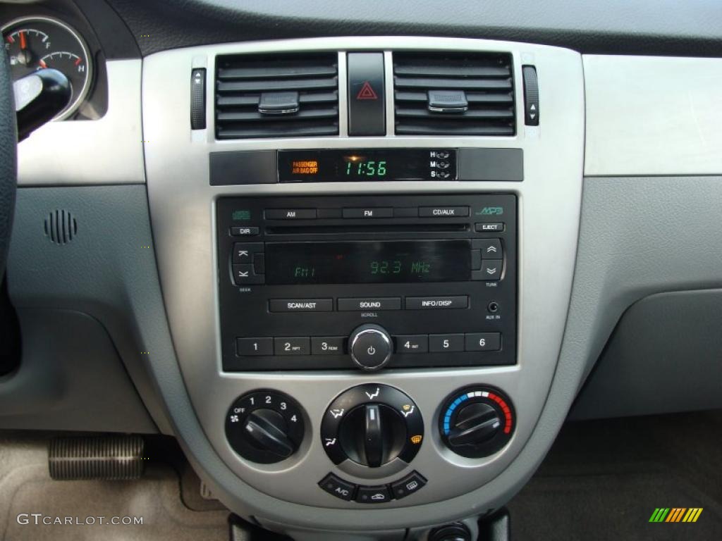 2007 Forenza Sedan - Fusion Red Metallic / Grey photo #17