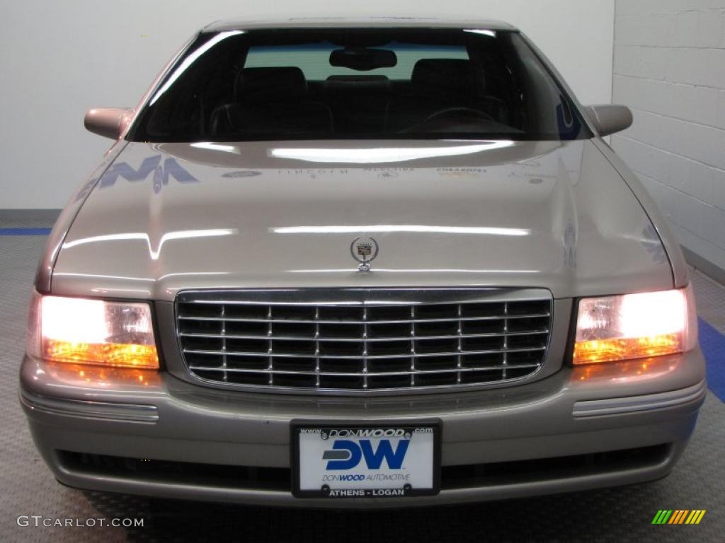 1999 DeVille Sedan - Moonstone / Mulberry photo #7