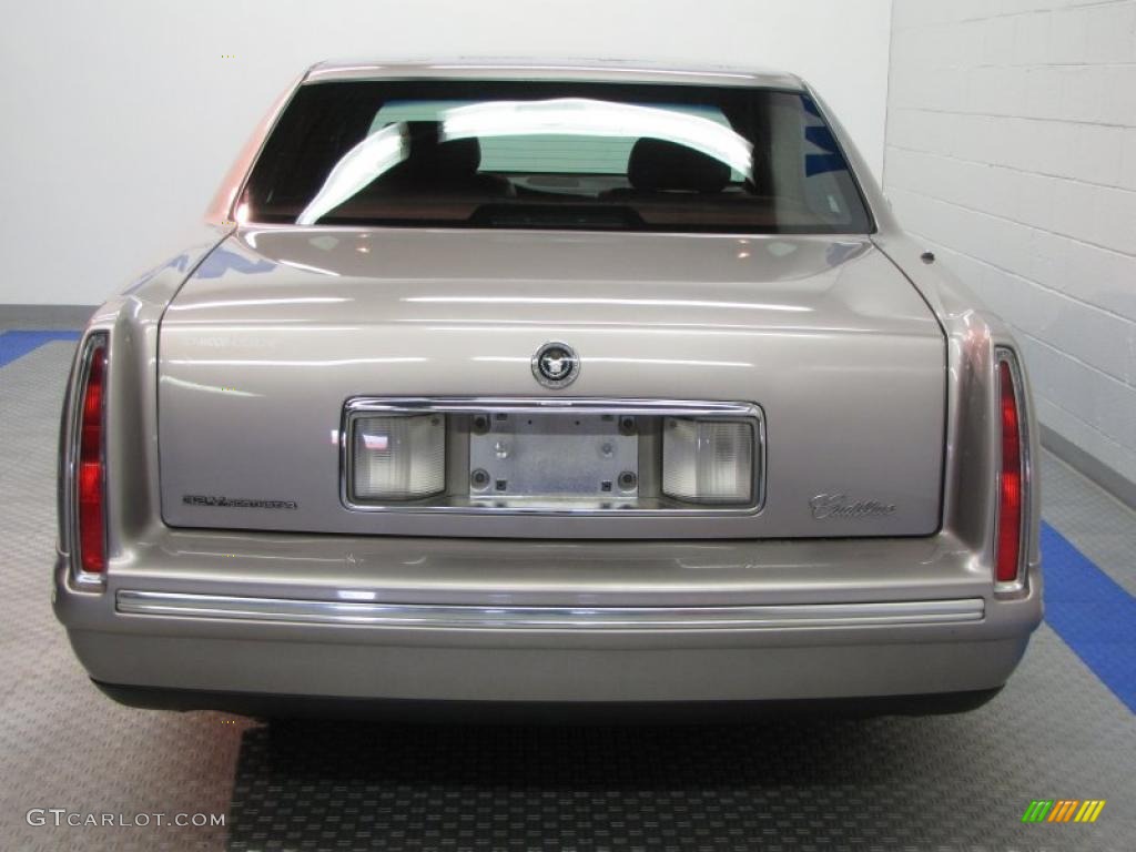 1999 DeVille Sedan - Moonstone / Mulberry photo #8