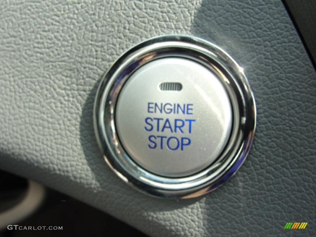 2011 Hyundai Sonata SE Controls Photo #40288678