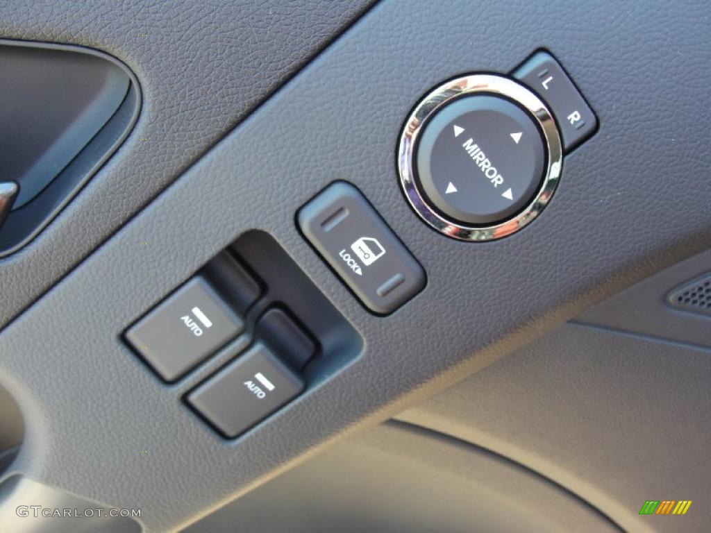 2011 Hyundai Genesis Coupe 3.8 R Spec Controls Photo #40289586