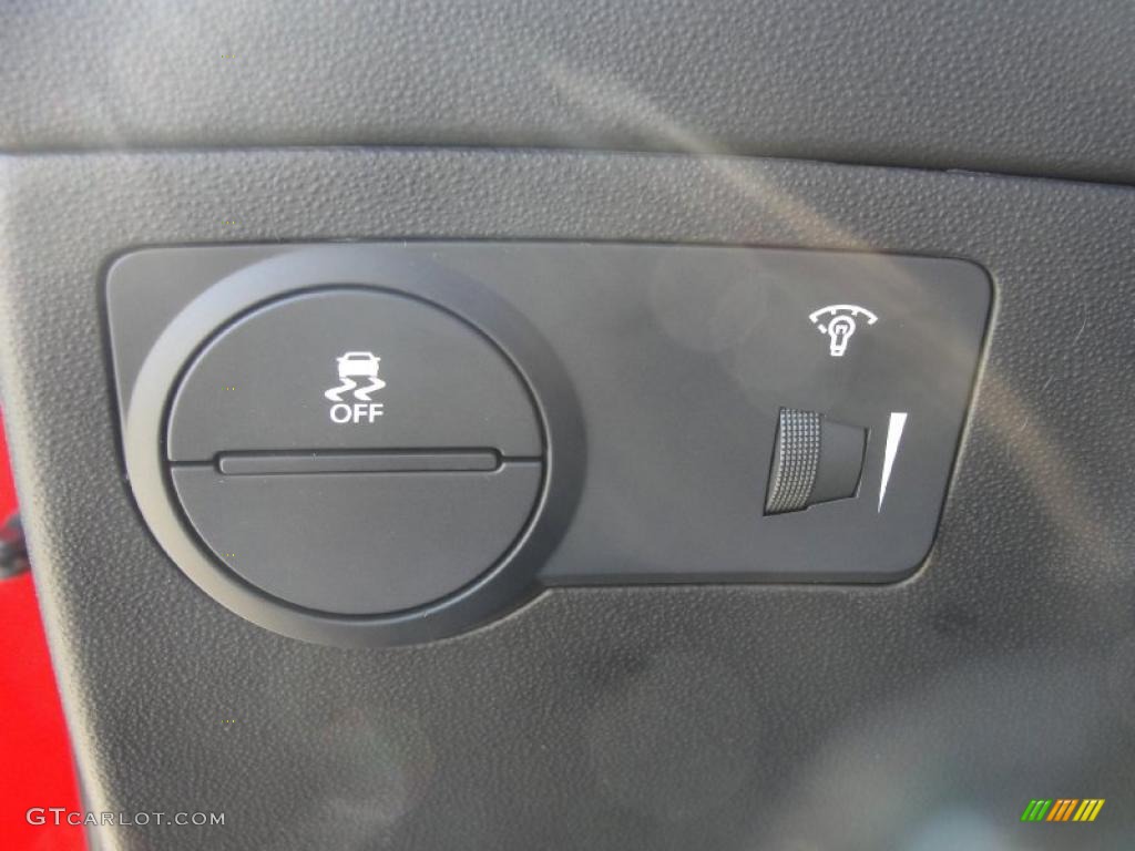 2011 Hyundai Genesis Coupe 3.8 R Spec Controls Photos