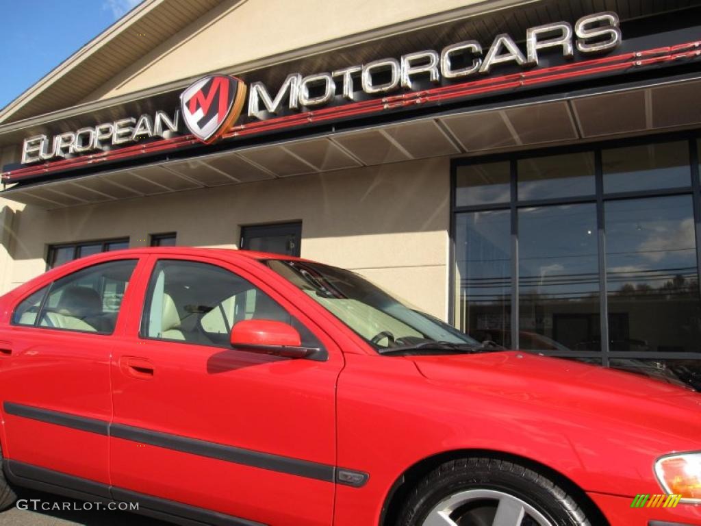 2004 S60 R AWD - Ruby Red Metallic / Gobi Sand R Metallic photo #17