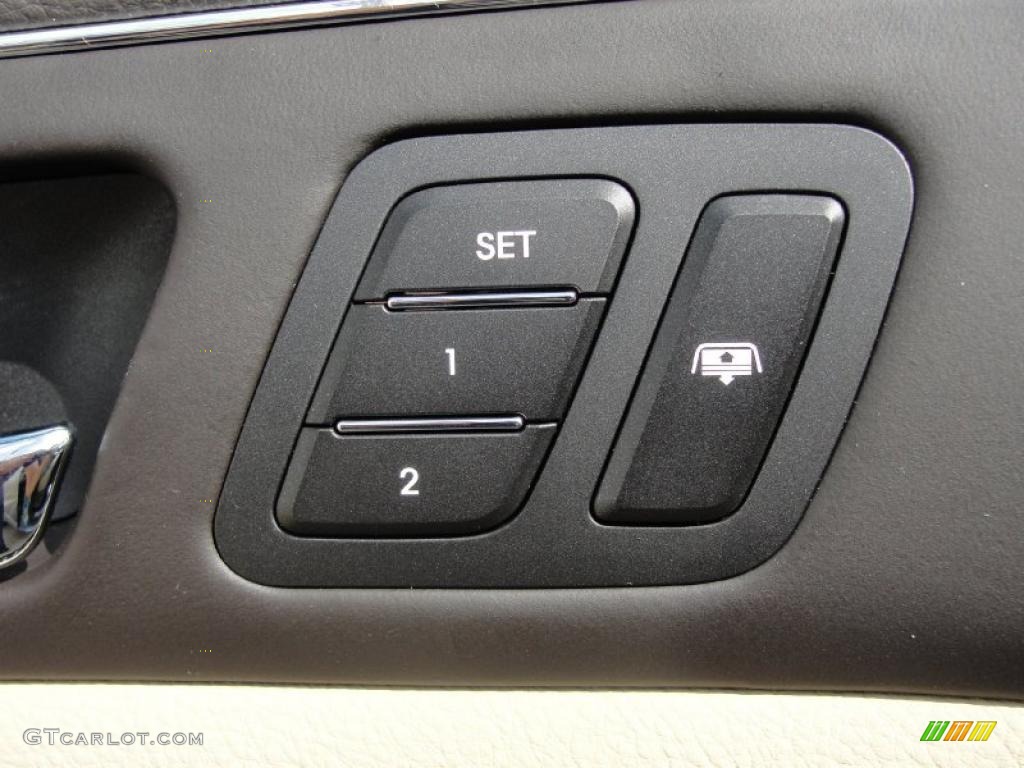 2011 Hyundai Genesis 4.6 Sedan Controls Photo #40291379