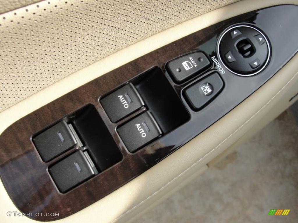 2011 Hyundai Genesis 4.6 Sedan Controls Photo #40291395
