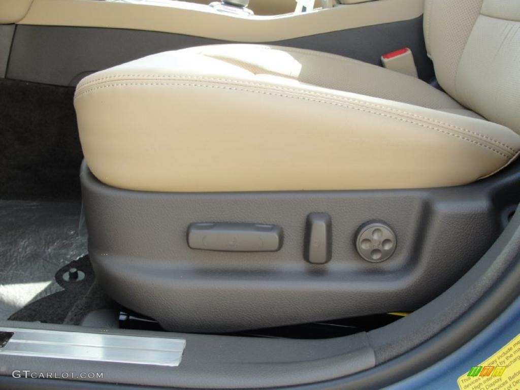 2011 Hyundai Genesis 4.6 Sedan Controls Photo #40291447