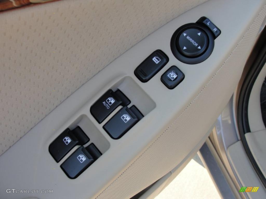 2011 Hyundai Veracruz GLS Controls Photo #40292055