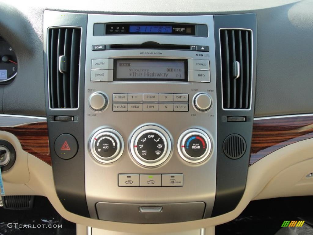2011 Hyundai Veracruz GLS Controls Photo #40292132