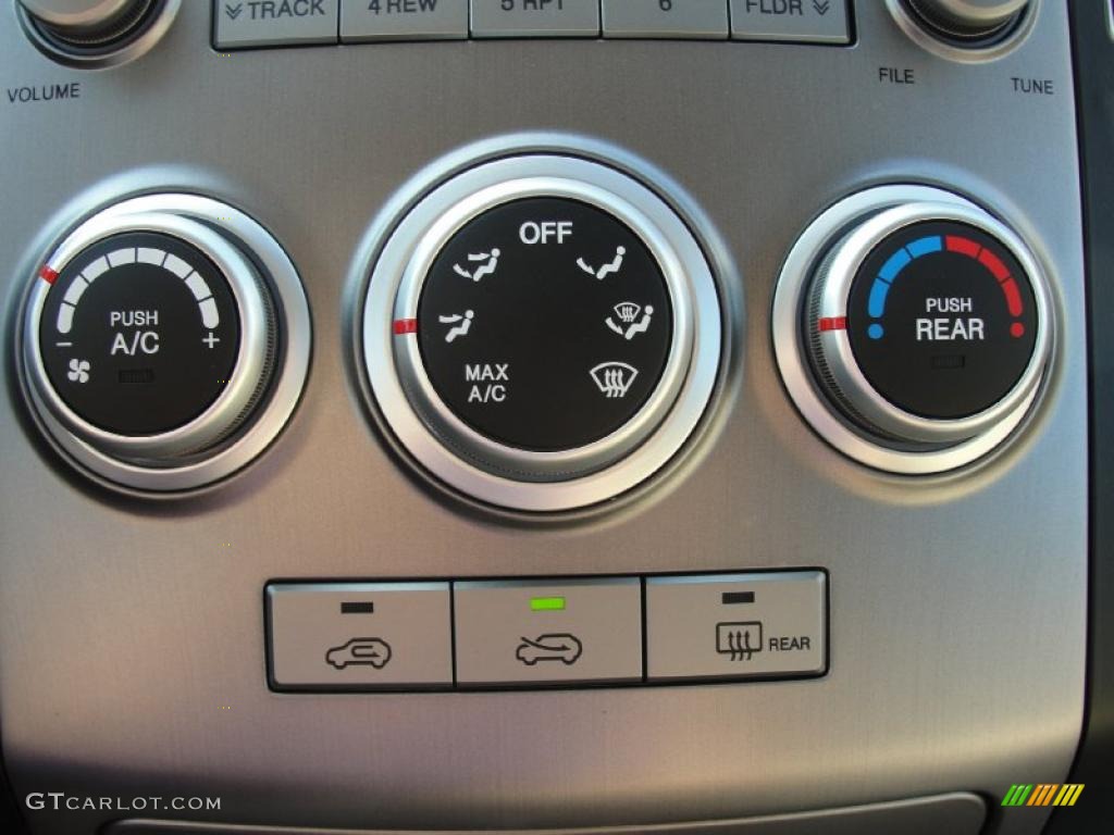 2011 Hyundai Veracruz GLS Controls Photo #40292183