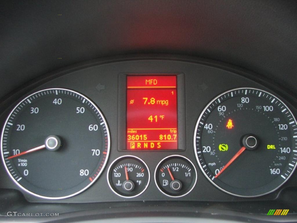 2007 Volkswagen Eos 2.0T Gauges Photo #40292371