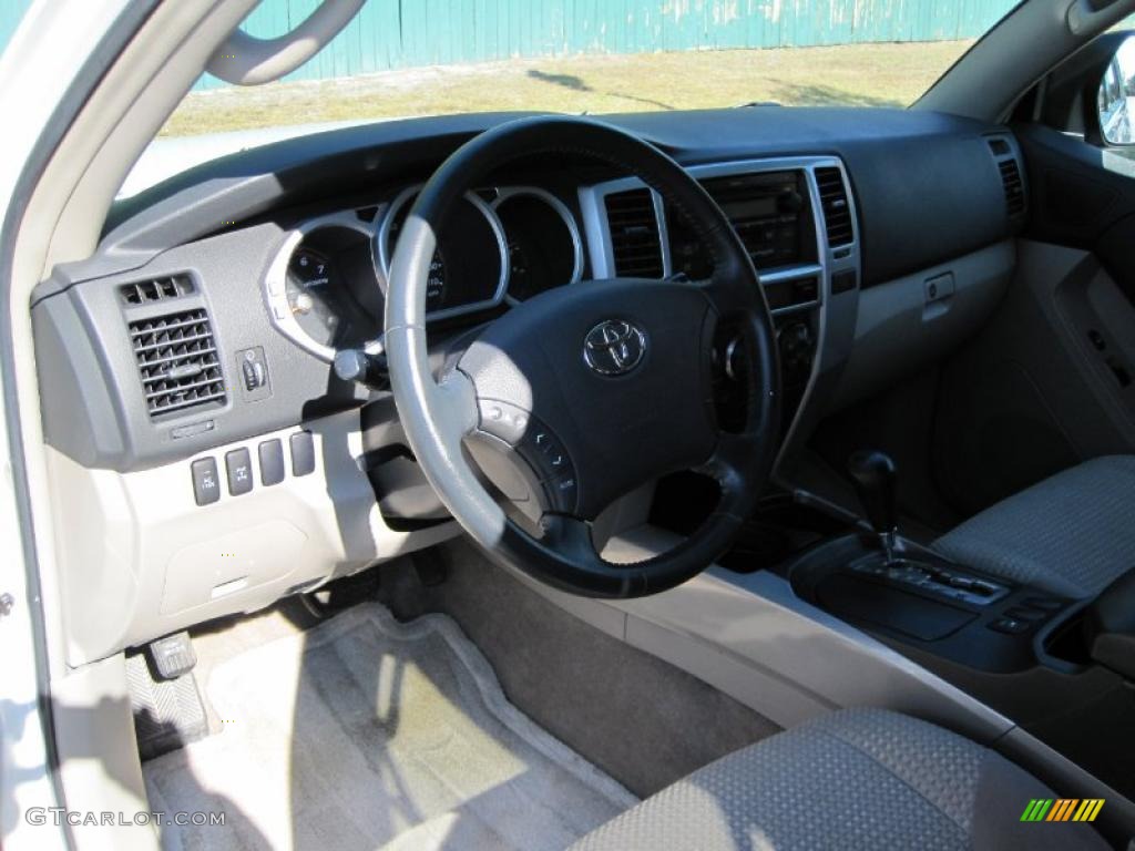 2005 4Runner SR5 4x4 - Natural White / Taupe photo #4