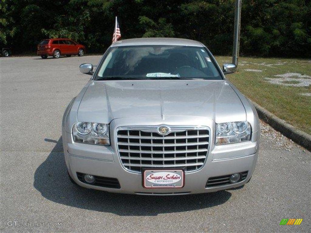 2010 300 Touring - Bright Silver Metallic / Dark Slate Gray photo #12
