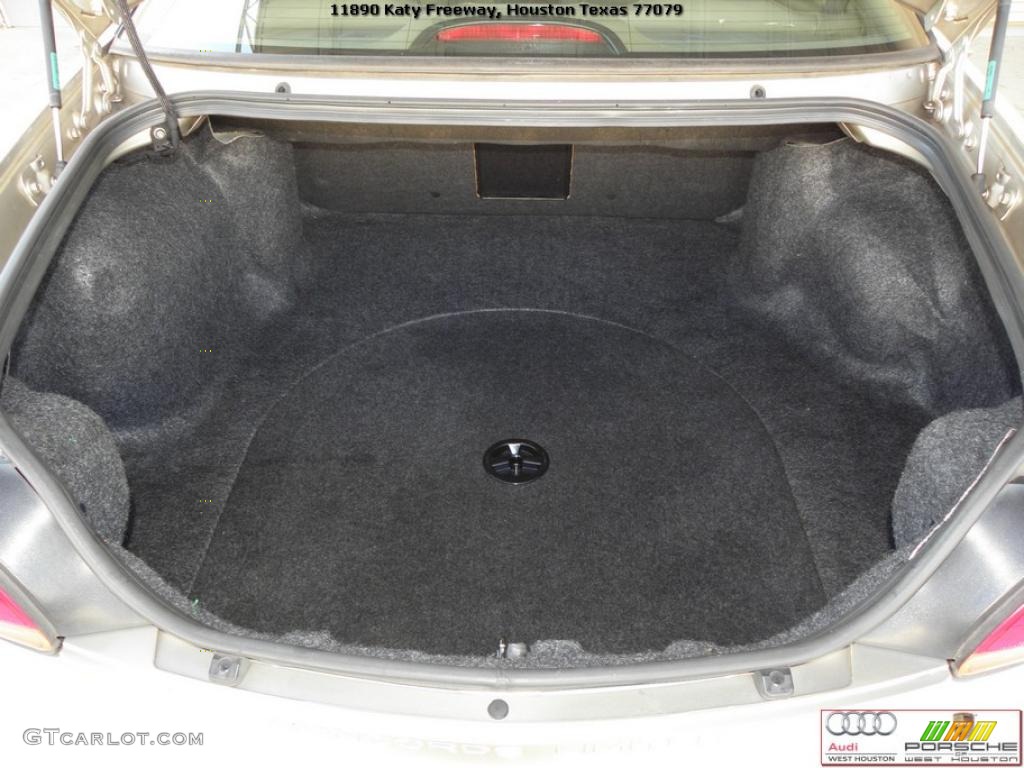 2002 Chrysler Concorde Limited Trunk Photo #40301147