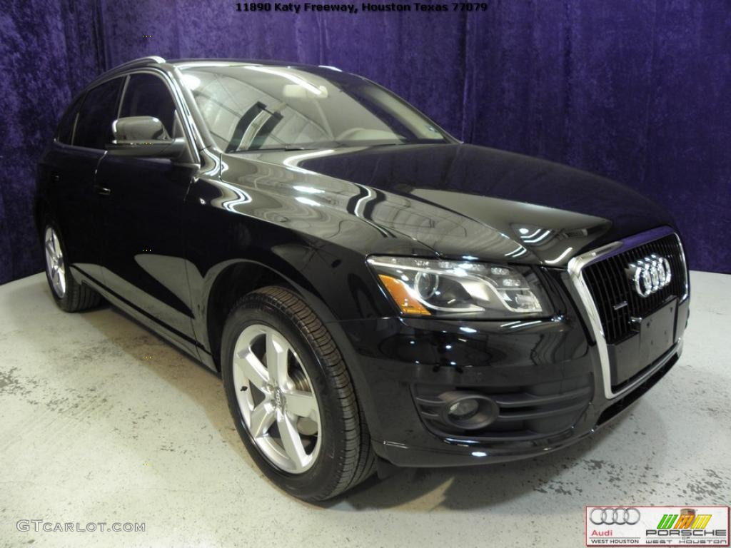 Brilliant Black Audi Q5