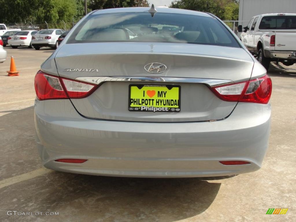 2011 Sonata GLS - Iridescent Silver Blue Metallic / Gray photo #4