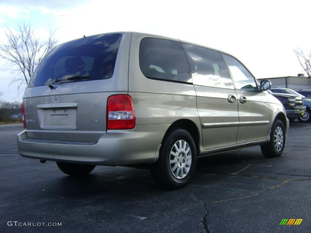 2003 Sedona LX - Silky Beige / Beige photo #7