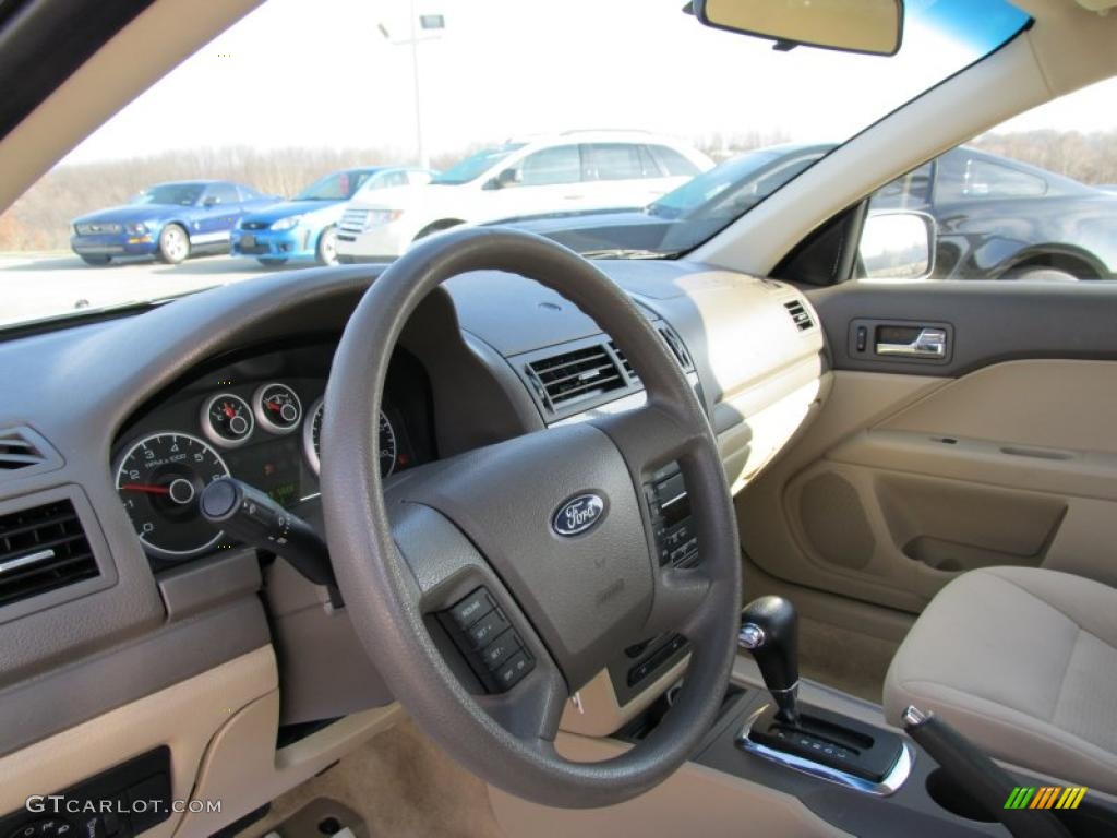 2006 Fusion SE V6 - Oxford White / Camel photo #13