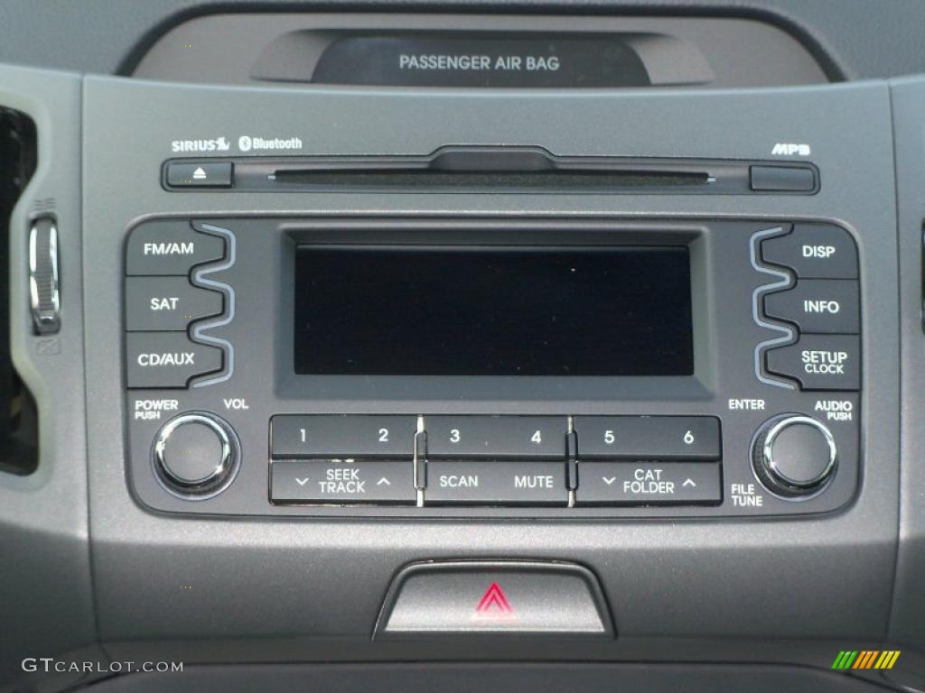 2011 Kia Sportage LX Controls Photo #40309208