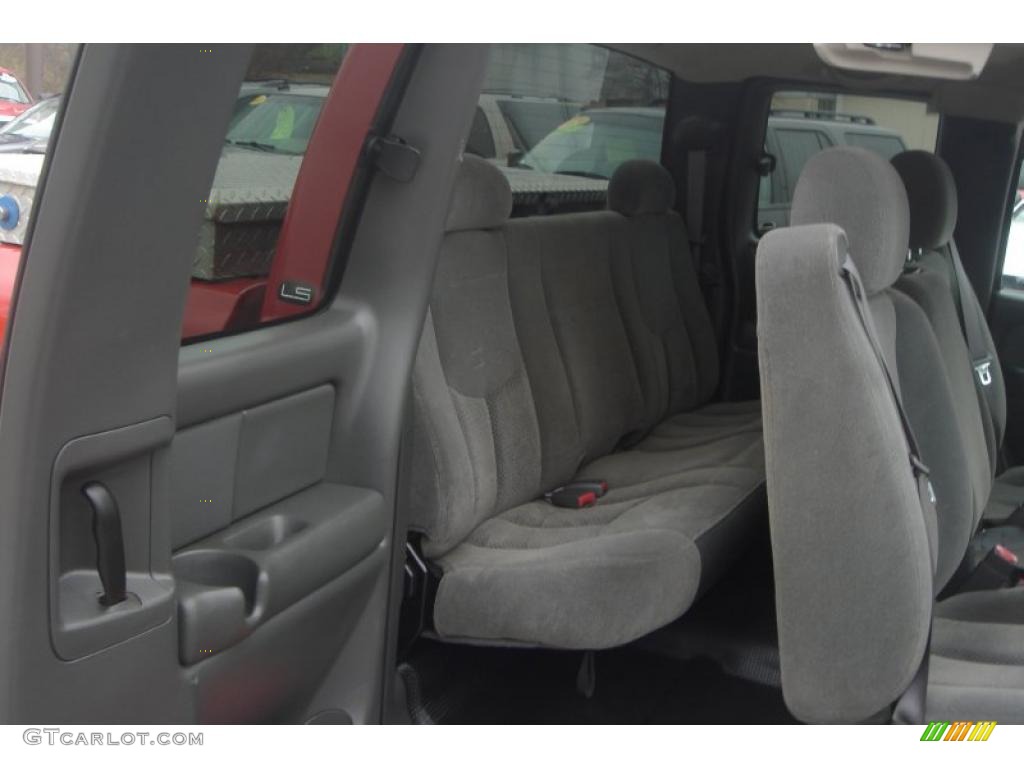 2003 Silverado 2500HD LS Extended Cab 4x4 - Victory Red / Dark Charcoal photo #44