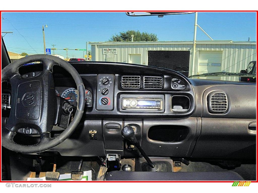 2001 Dodge Ram 3500 SLT Club Cab 4x4 Dually Mist Gray Dashboard Photo #40312020