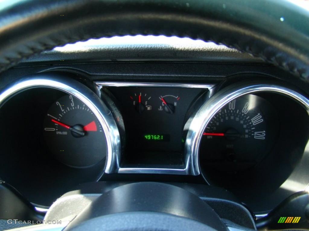 2005 Mustang V6 Deluxe Convertible - Mineral Grey Metallic / Dark Charcoal photo #20