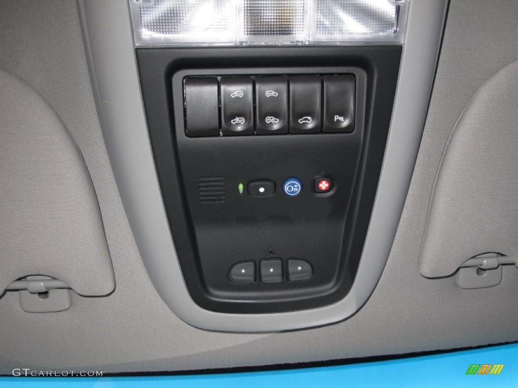 2006 Chevrolet Uplander LT AWD Controls Photo #40315220