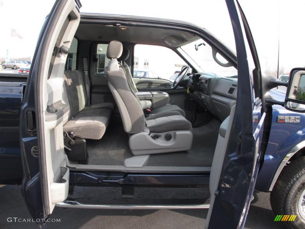 Medium Flint Interior 2002 Ford F250 Super Duty XLT SuperCab 4x4 Photo #40315476