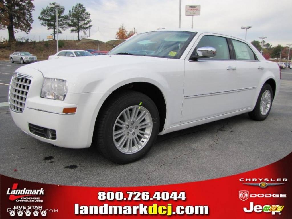 Bright White Chrysler 300