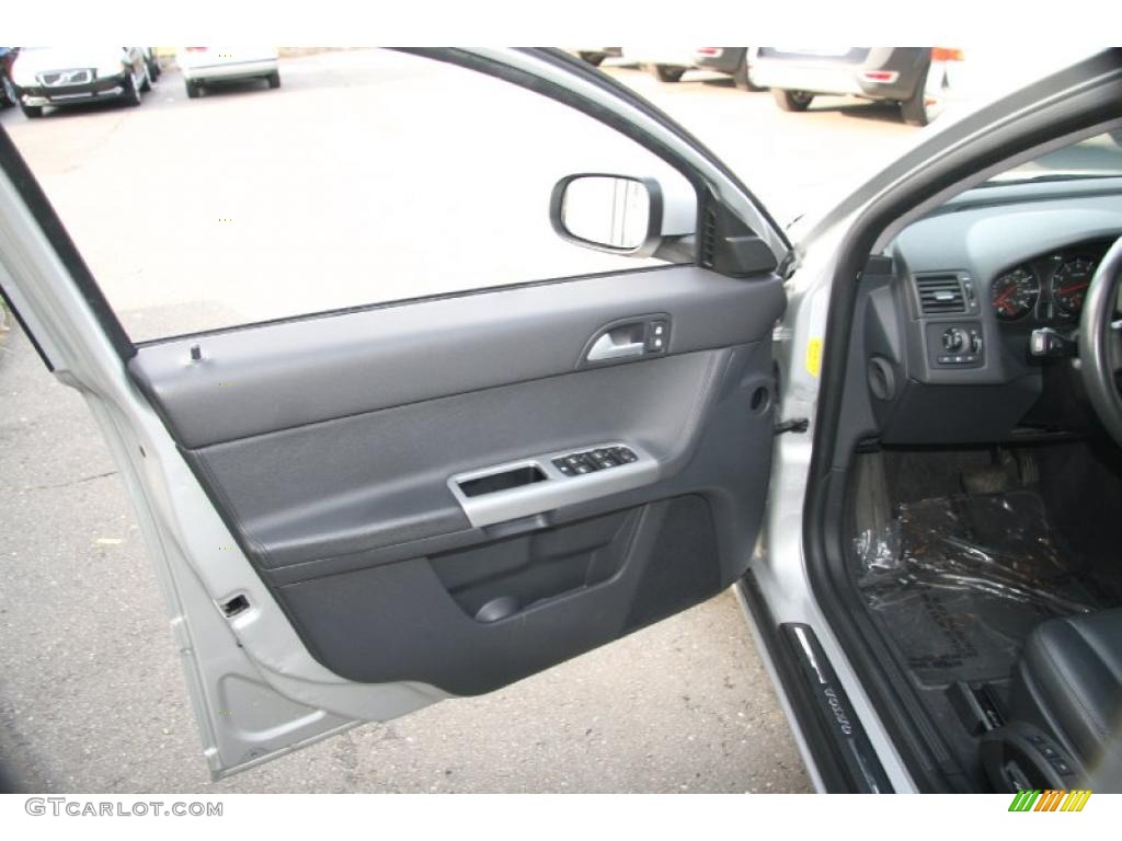 2008 Volvo S40 T5 AWD Off-Black Door Panel Photo #40318032