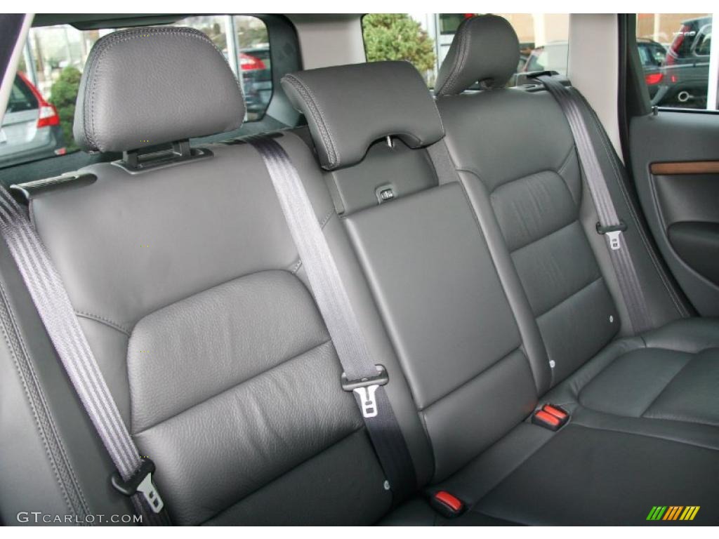 Off Black Interior 2010 Volvo XC70 3.2 AWD Photo #40318280