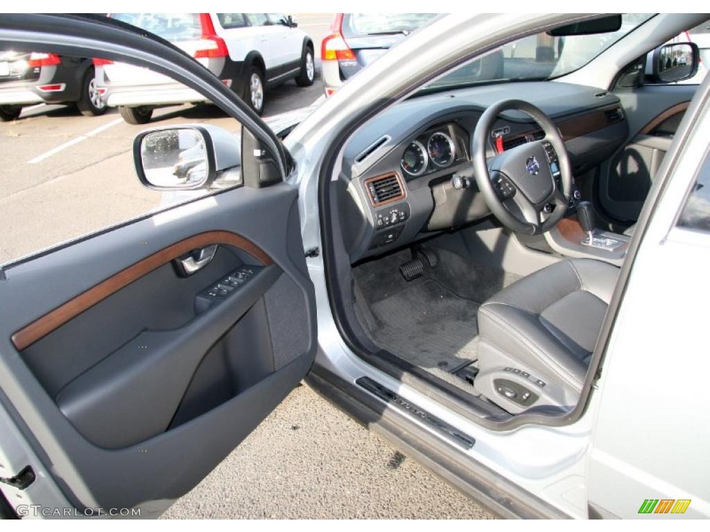 Off Black Interior 2010 Volvo XC70 3.2 AWD Photo #40318524