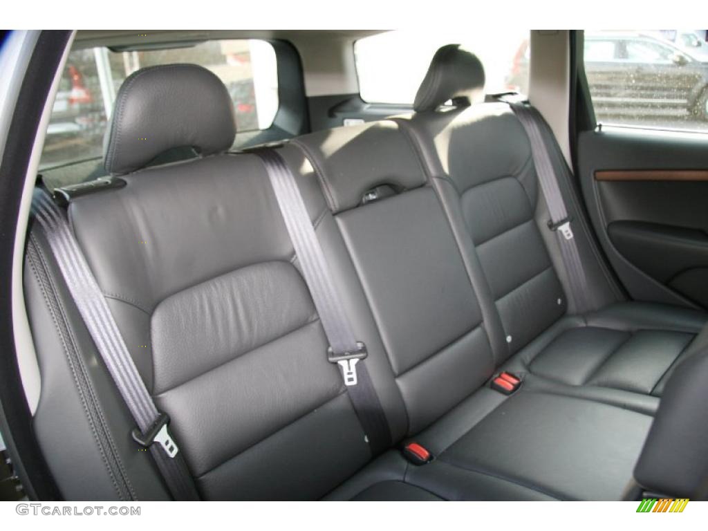 Off Black Interior 2010 Volvo XC70 3.2 AWD Photo #40318604