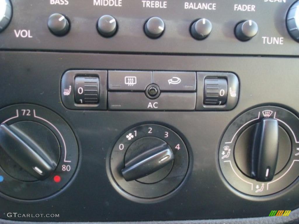 2009 Volkswagen Jetta TDI SportWagen Controls Photo #40319332