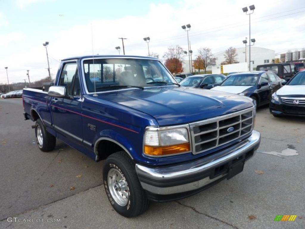 1996 F150 XLT Regular Cab 4x4 - Royal Blue Metallic / Royal Blue photo #5