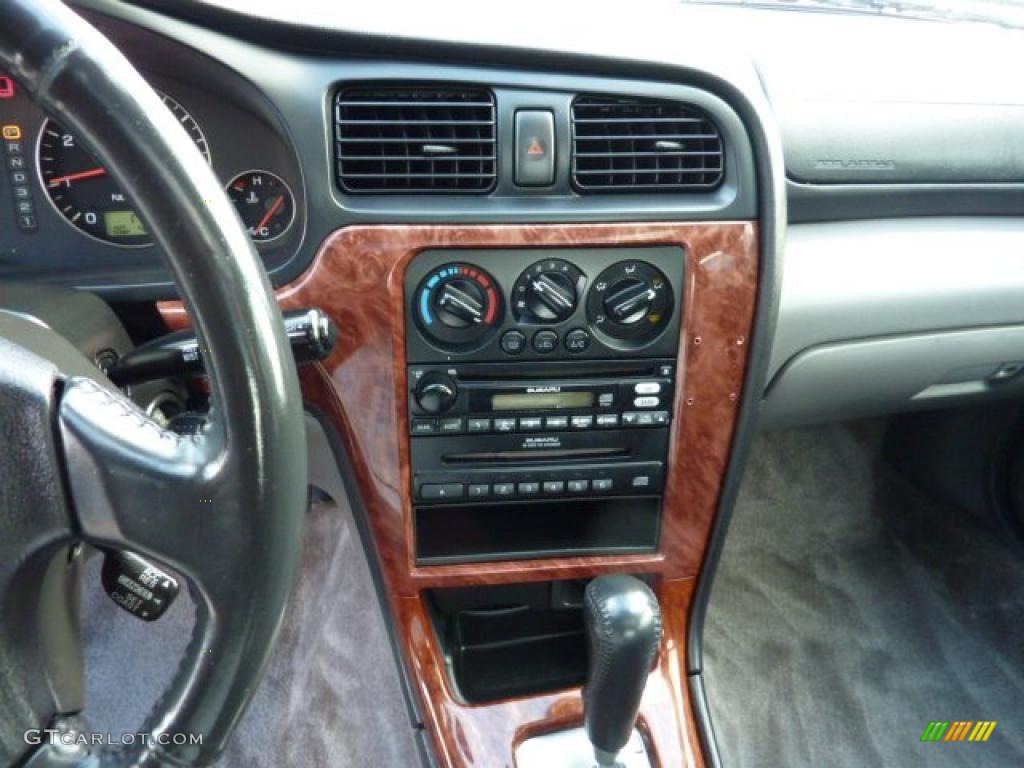 2004 Subaru Legacy L Sedan Controls Photo #40321244