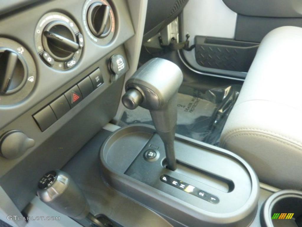 2008 Jeep Wrangler Sahara 4x4 4 Speed Automatic Transmission Photo #40322324