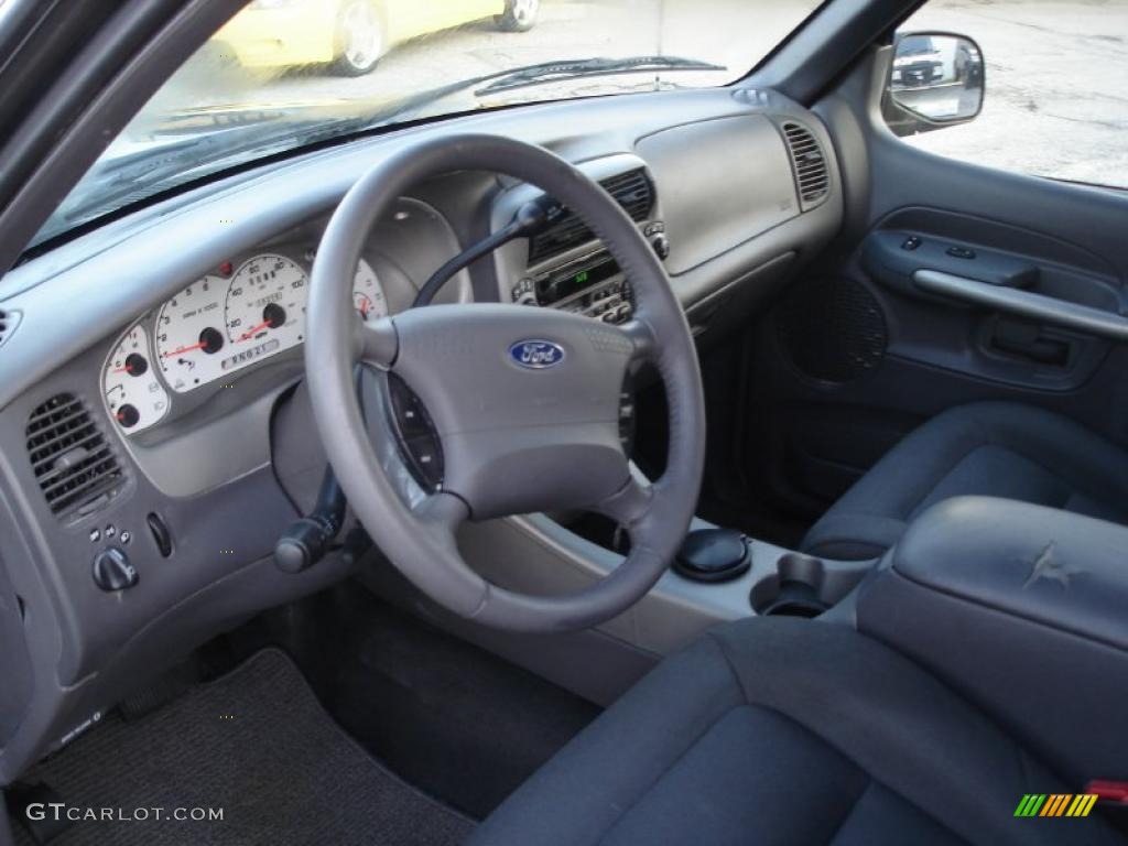 2001 Explorer Sport Trac 4x4 - Black / Dark Graphite photo #9