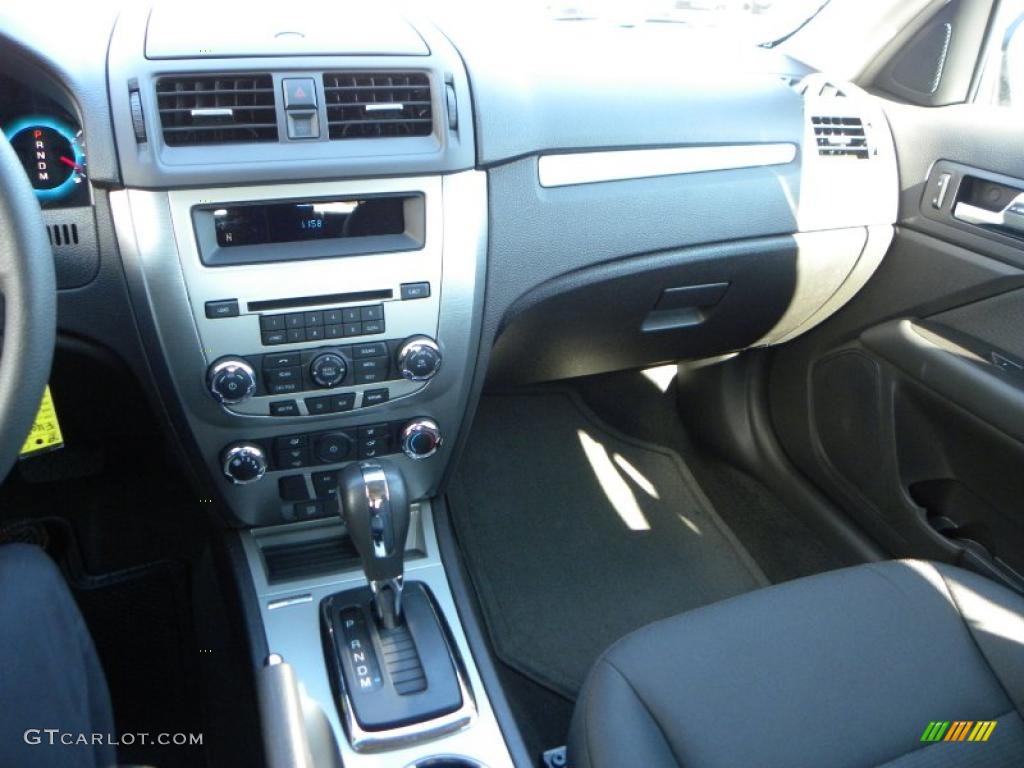 2011 Fusion SE V6 - Sterling Grey Metallic / Charcoal Black photo #21