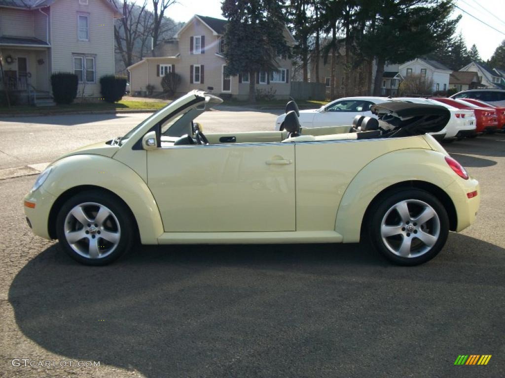 Mellow Yellow 2006 Volkswagen New Beetle 2.5 Convertible Exterior Photo #40326204