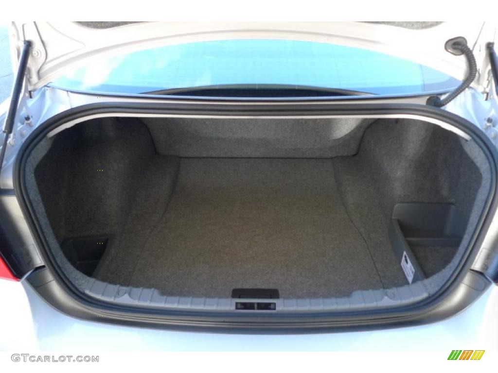 2011 BMW 3 Series 328i xDrive Sedan Trunk Photo #40327028
