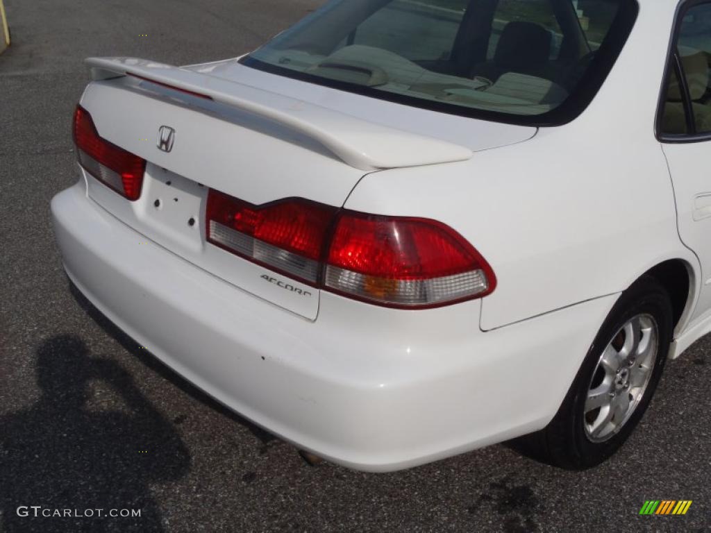 2002 Accord SE Sedan - Taffeta White / Ivory photo #12