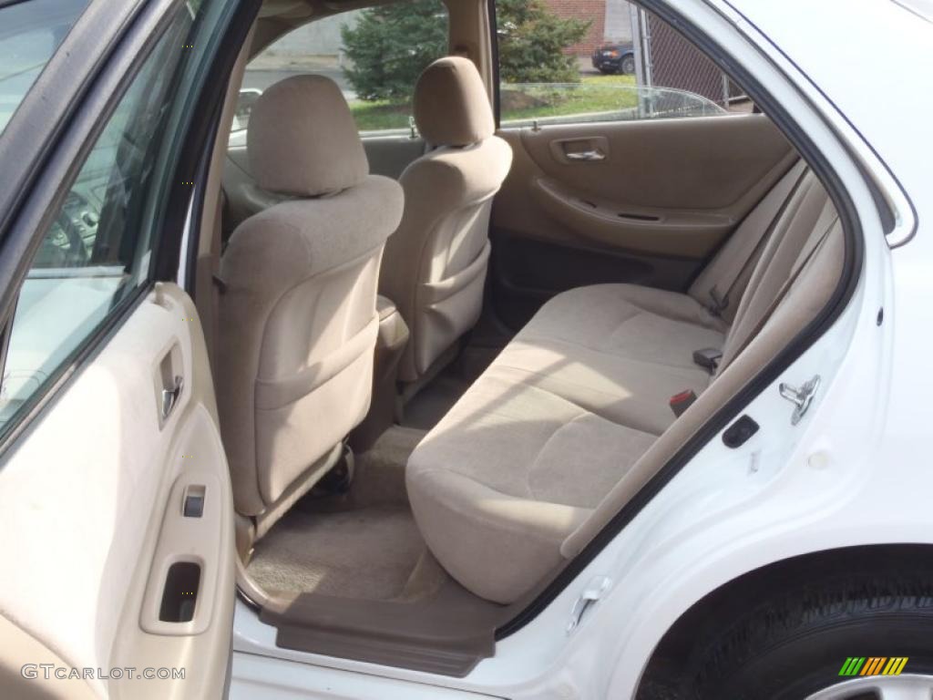 2002 Accord SE Sedan - Taffeta White / Ivory photo #30