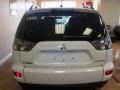 2011 Diamond White Pearl Mitsubishi Outlander SE  photo #14